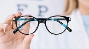 buying-prescription-glasses-featured-image