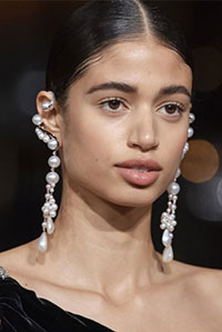 fall-winter-accessory-trends-pearls
