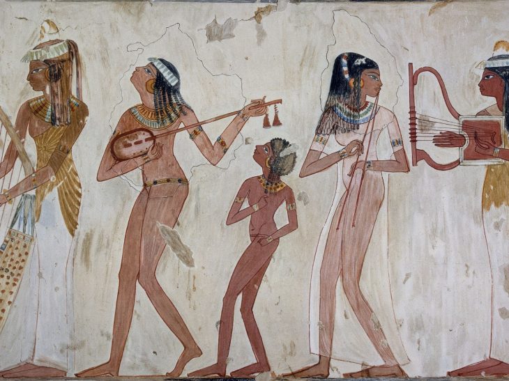 historical-evolution-of-fashion-egypt-clothes