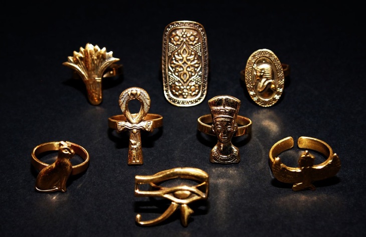 historical-evolution-of-fashion-jewellery
