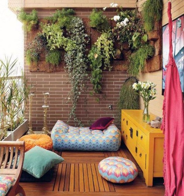 how to maximize small balconies 18