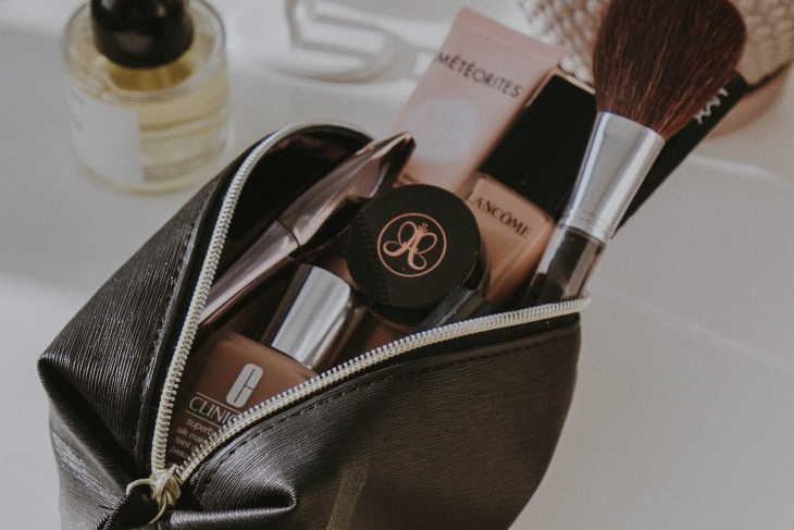 Best Things to Keep in Your Handbag 4