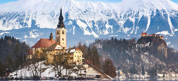 fairytale-winter-destinations-bled-slovenia
