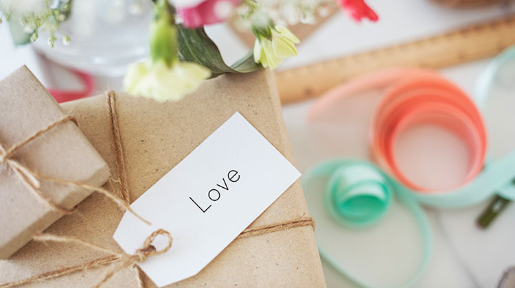 ideal-gift-for-your-partner-featured-img