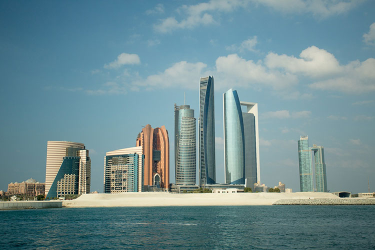 abu-dhabi-as-your-next-vacation-featured-img