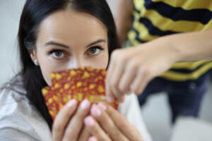 bluffing-in-poker-featured-img