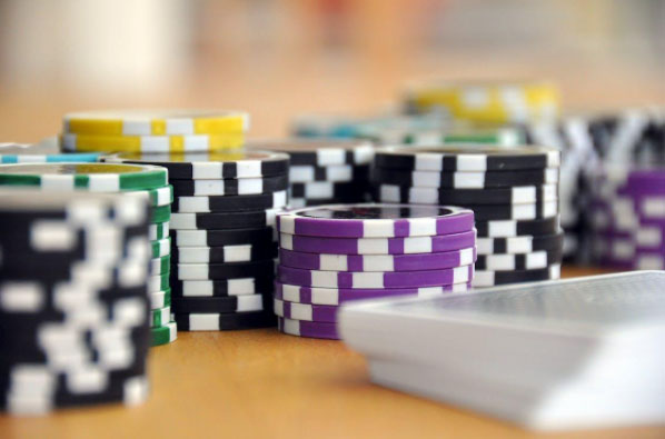 different-variations-of-poker-feb23-featured-img