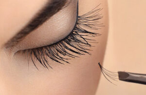 lash-extensions-july23-featured-img