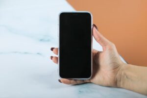 Refurbished Phone Market dec24 f-1