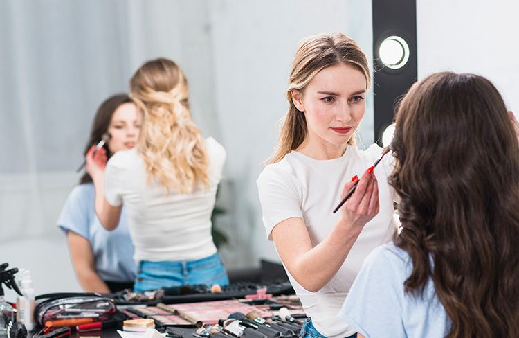 Makeup-Classes-feb26-img-1